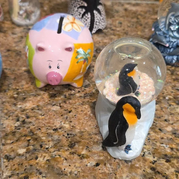 Maui Hawaii Collectibles - Picture 5 of 7